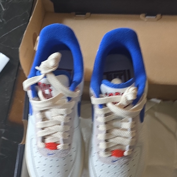 Nike Kids Sneakers in Blue and White - Picture 7 of 10